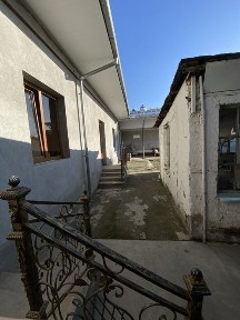 Uy Yakkasaroy tumanida