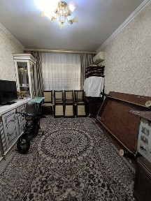 3 х комнатную Сергели Спутнике 17. 2/4 кирпич 77 серия. Балкон 2*6.