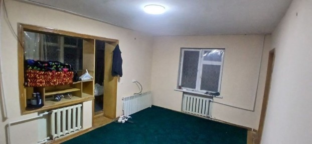 Kvartira student ishlidiganlaga.