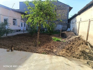 Uchastka sotiladi