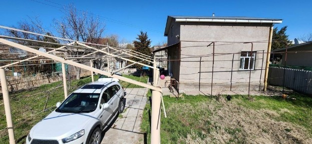 СРОЧНО продается дача в Бостанлыкском районе с протекающей речкой!