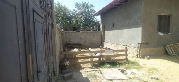 Uchastka sotiladi