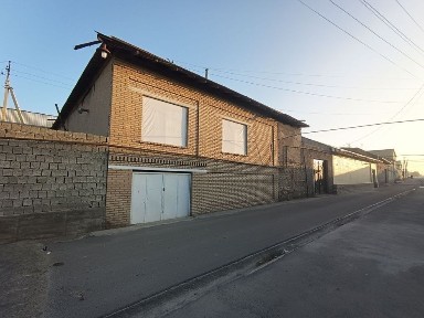 Срочно Уй сотилад Самарканд шахар янги бозор олдида