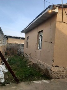 Hovli uy sotiladi sirochni