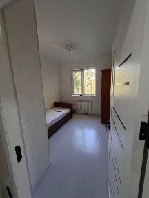 Продам квартиру 4 комнатная переделанная в 5 комнатную