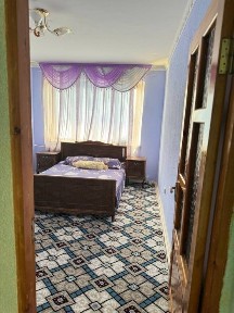 Квартира ижорага берилади 2хоналик 4этаж Конечка