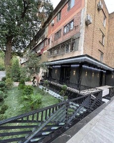 Аренда Hi-Tech Office Ц-1 Feed Up 55м2. Вдоль дороги 4-5 парковкочных