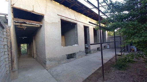 uchastka sotiladi