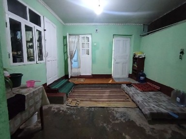 Uy sotiladi srochna