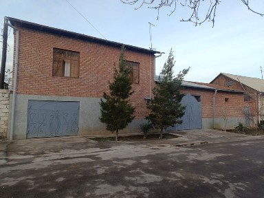 Srochna uy sotiladi