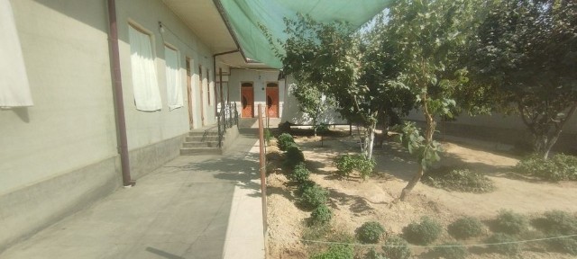 Uchastka sotiladi