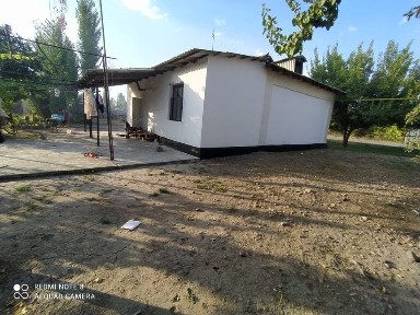 Ховли уй сотилади