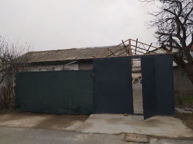 Hovli uy sotiladi Qibrayda