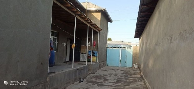 Урта Чирчик тумани КимПенХва МФЙ Янги кучаси 16 уй, газ ток атапления