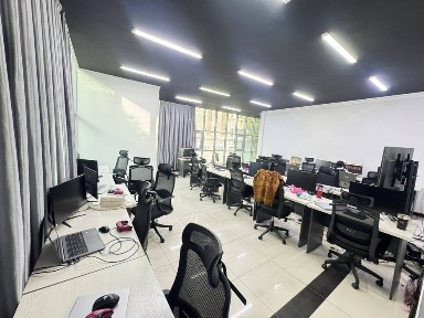 Oybek metro 1-liniyada 2 va 3 etaj office ijaraga beriladi.