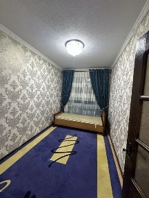 3-комнатная квартира 2- этаж. 9 мкр. Орентир 11- школа. 9 Базар.