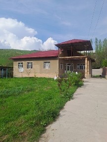 Xovli uy sotiladi