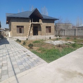 Yangi ozbekistonda uy sotiladi 6 sotiqli 130000$