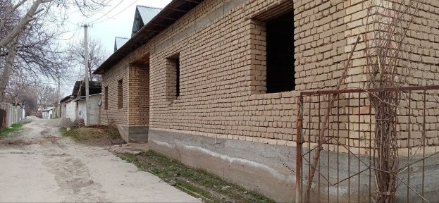 Участка 6 сотих сотилади