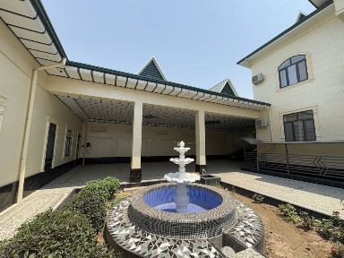 Manguzar Jomiy bekat qarshisida kotej sotiladi