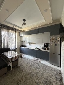 Sotiladigan hovli bor