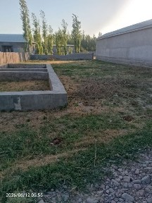 Uchatska sotiladi 5 sotix narxi kelishiladi.