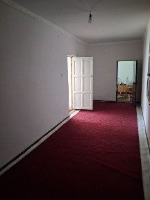 Дала ховли сотилади срочна. Чолишда дарё буйинда.