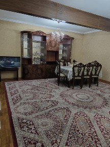 4 honali uy sotiladi. Продаётся 4 комнатная кв м/в 40-пабеда кв-1