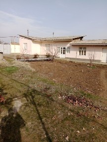 Uchastka sotiladi.
