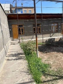 Sotiladi dom 3.5 сотки Рисовый 1 линия Под застройку