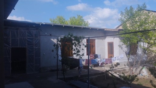 Xovli srochna sotiladi