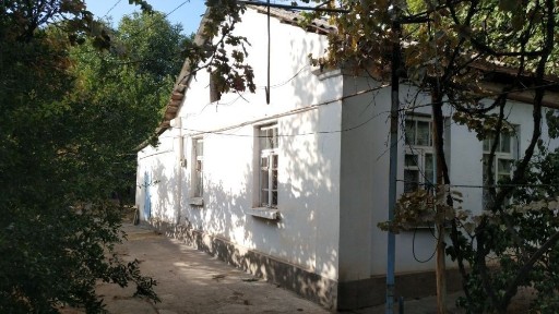 Дом на центральной улице.