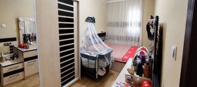 Продается своя двух комнатная квартира.