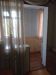 Продаётся своя 2-комнатная квартира, переделанная в 3, Юнусабад-8