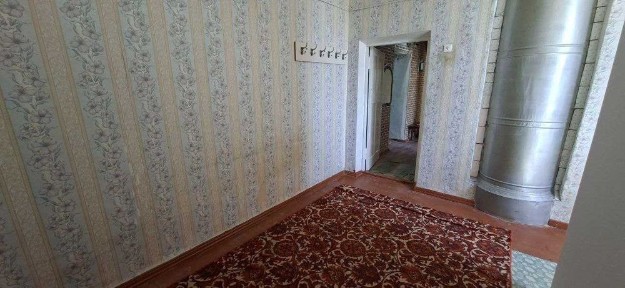 Ўғил болларга, ўқийдиган, ишлайдиганларга уй эгасидан ижара.