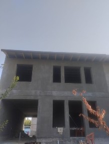 Shu holatdagi uy sotiladi