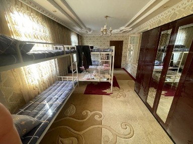 Kvartira qizlarga. Yunusobod bodomzor. Tatu universiteti orqasida