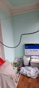 Продается 2-комнатный дом. Средний ремонт. Другие вопросы по телефону.