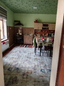 Navoiy shahridan hovli uy sotiladi