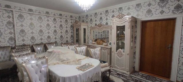 Продается участок в махалле Амира Темура 8 соток 8 комнат