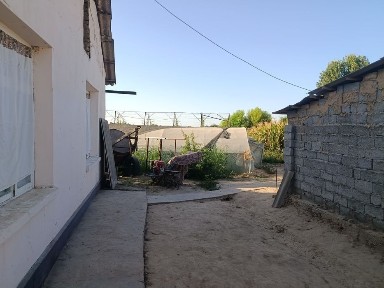 Uy sotiladi 43 sotik