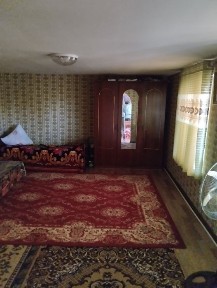 Ховли Уй сотилади. Кирпичныйда Амангельды кучаси. Нархы: 65.000 && келиша