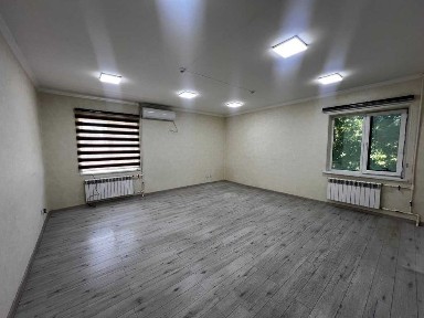 Сдаются офисы в БИЗНЕС-ЦЕНТРЕ на Шота Руставели| 415 и 550 м² (55)