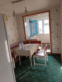 Fargʻona shahri Kaliniskiy massivda 5 etajli 3-etaj 3 xona Srochniy