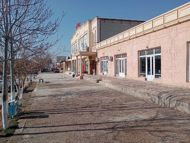 Bino sotiladi M37 yo'l usti Biznes uchun juda qulay joy