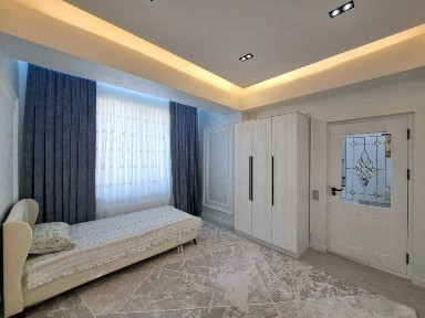 №3933.Продается 4х-комнатная квартира в Новостройке.