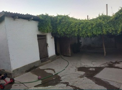 Uy sotiladi Oqqovoq 2 avtobaza