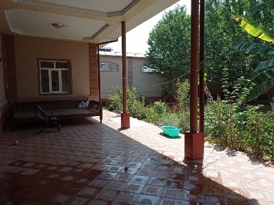 Uchastka sotiladi