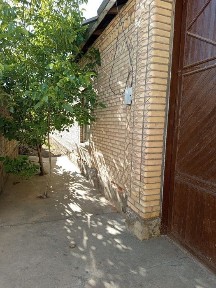 Hovli 8xonadan iborat