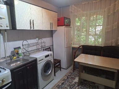 СРОЧНО Азиз Бозор тарафда 1 хонали квартира ижарага берилади!